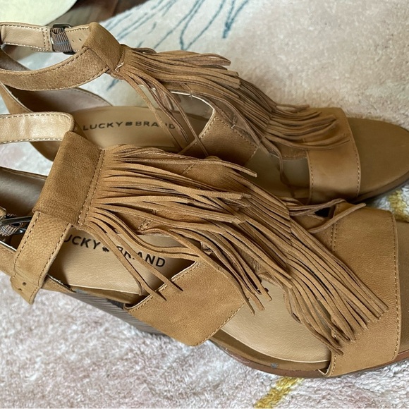 Lucky Brand ‘Leesha’ Women’s Fringe Block Heel Tan Nubuck Leather - Picture 11 of 13